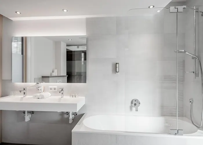 The View By Regina سولدن